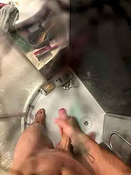 Snapshot of lescro95_ chatting on 11/09/25, 04:27 lescro95 online show from 11/09/25, 04:27