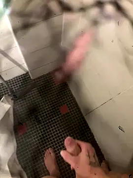 Snapshot of lescro95_ chatting on 11/14/25, 12:59 lescro95 online show from 11/14/25, 12:59