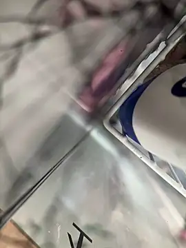 lescro95  online show from 04/17/26, 08:28