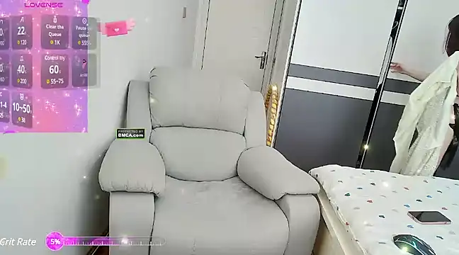 Snapshot of CN-Shanshan chatting on 03/21/25, 04:06 CN-Shanshan online show from 03/21/25, 04:06