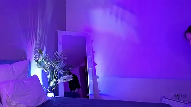 L1ittle kitty  online show from 04/21/26, 05:47