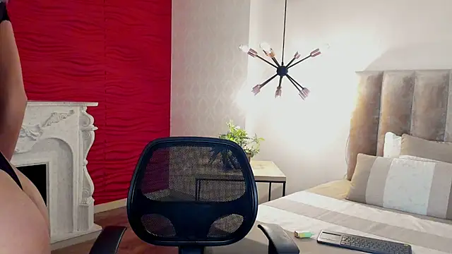 Alisha-Bond online show from 12/03/25, 08:29