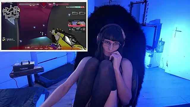 Snapshot of CeriseLapine chatting on 10/24/25, 09:44 CeriseLapine online show from 10/24/25, 09:44