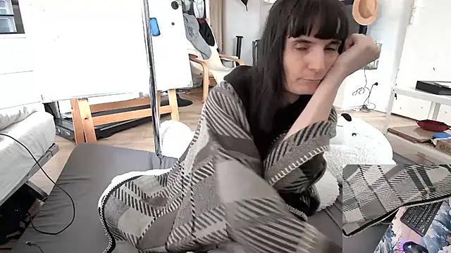 Snapshot of CeriseLapine chatting on 02/04/26, 11:05 CeriseLapine online show from 02/04/26, 11:05