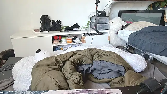 Snapshot of CeriseLapine chatting on 04/03/26, 09:40 CeriseLapine online show from 04/03/26, 09:40