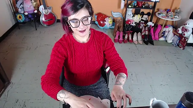 Snapshot of MissMiia2 chatting on 01/06/25, 08:39 MissMiia2 online show from 01/06/25, 08:39