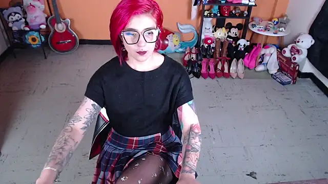 Snapshot of MissMiia2 chatting on 01/28/25, 01:16 MissMiia2 online show from 01/28/25, 01:16