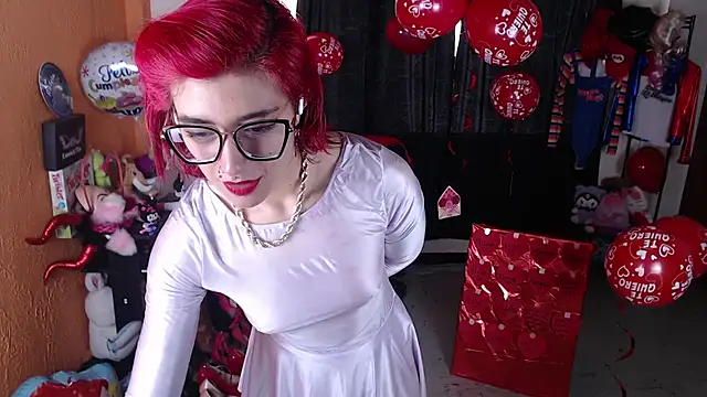 Snapshot of MissMiia2 chatting on 02/15/25, 03:50 MissMiia2 online show from 02/15/25, 03:50