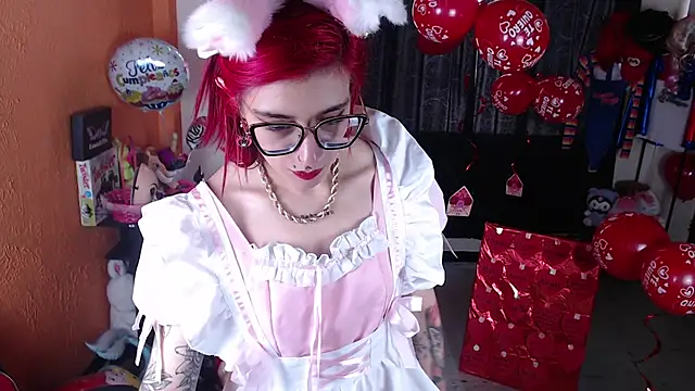 Snapshot of MissMiia2 chatting on 02/18/25, 03:32 MissMiia2 online show from 02/18/25, 03:32
