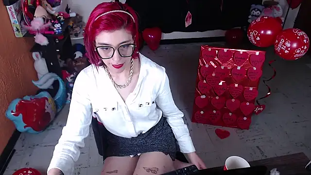 Snapshot of MissMiia2 chatting on 02/19/25, 04:33 MissMiia2 online show from 02/19/25, 04:33