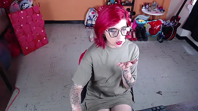 Snapshot of MissMiia2 chatting on 03/03/25, 12:58 MissMiia2 online show from 03/03/25, 12:58