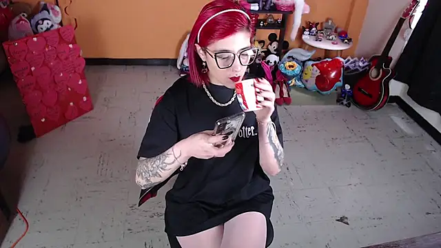 Snapshot of MissMiia2 chatting on 03/07/25, 12:56 MissMiia2 online show from 03/07/25, 12:56