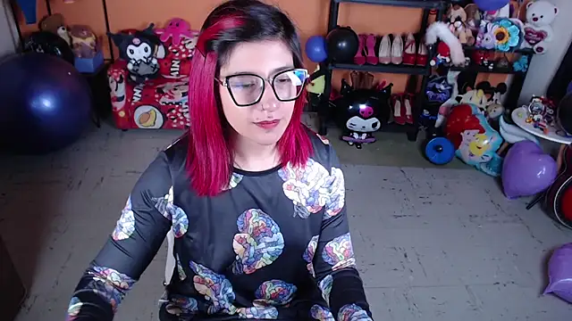 Snapshot of MissMiia2 chatting on 09/16/25, 03:02 MissMiia2 online show from 09/16/25, 03:02