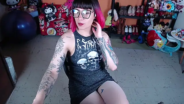 MissMiia2 online show from 11/10/25, 01:32