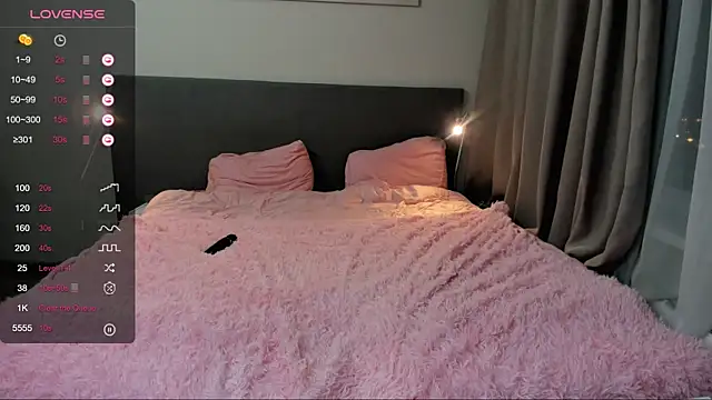 Snapshot of jesssicamooon chatting on 11/21/25, 08:29 jesssicamooon online show from 11/21/25, 08:29