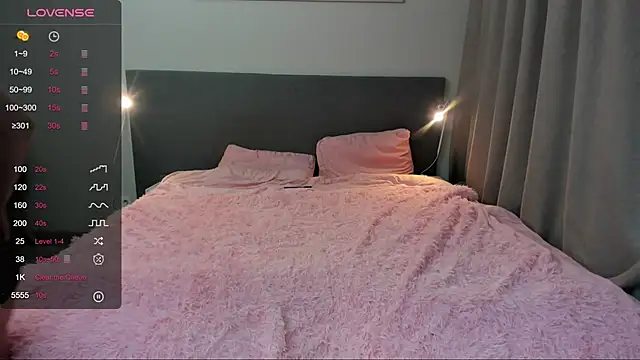 Snapshot of jesssicamooon chatting on 11/25/25, 09:15 jesssicamooon online show from 11/25/25, 09:15