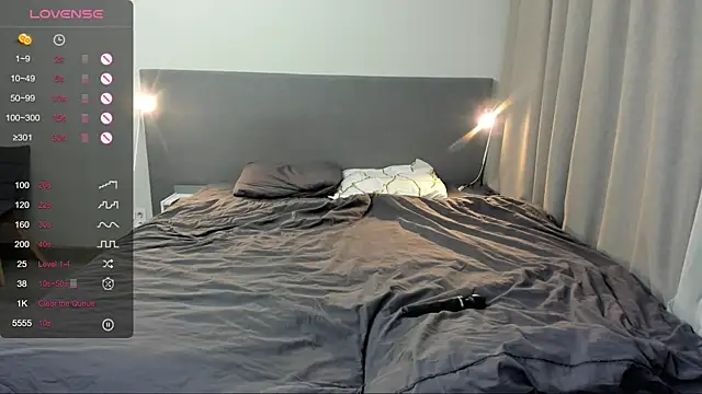 Snapshot of jesssicamooon chatting on 12/04/25, 07:33 jesssicamooon online show from 12/04/25, 07:33