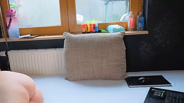 SherryOutdoor1 online show from 10/28/25, 07:45