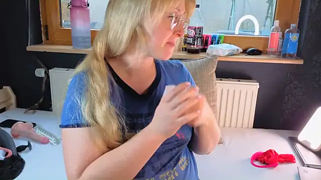 SherryOutdoor1 online show from 12/22/25, 09:06