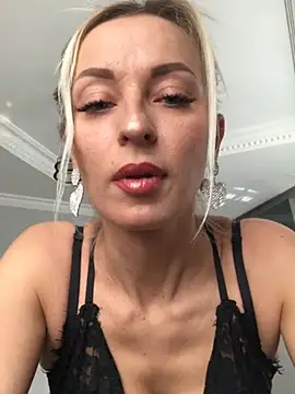 Diamond Bunny  online show from 02/04/25, 09:49