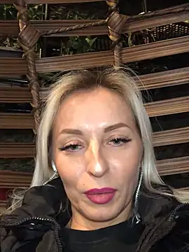 Diamond Bunny  online show from 02/05/25, 05:09