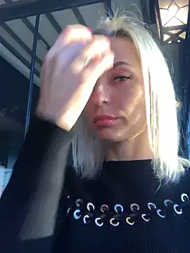 Diamond Bunny  online show from 02/08/25, 02:38