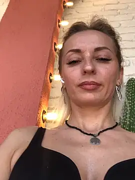 Diamond Bunny  online show from 03/14/25, 12:51