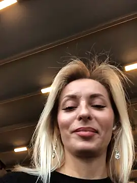 Diamond Bunny  online show from 03/20/25, 03:58