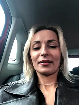 Diamond Bunny  online show from 11/09/25, 11:08