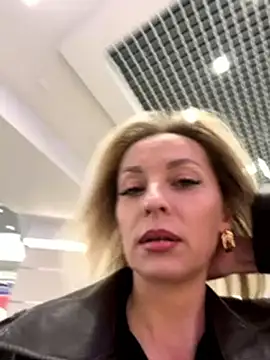 Diamond Bunny  online show from 11/23/25, 11:32