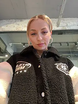 Diamond Bunny  online show from 02/12/26, 03:07