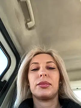 Diamond Bunny  online show from 03/10/26, 02:00