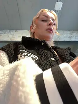 Diamond Bunny  online show from 04/16/26, 03:13