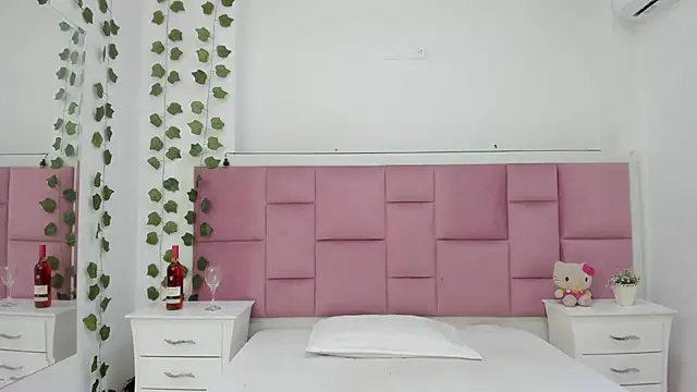 Snapshot of kaily_sweet1 chatting on 02/04/26, 11:05 kaily sweet1 online show from 02/04/26, 11:05