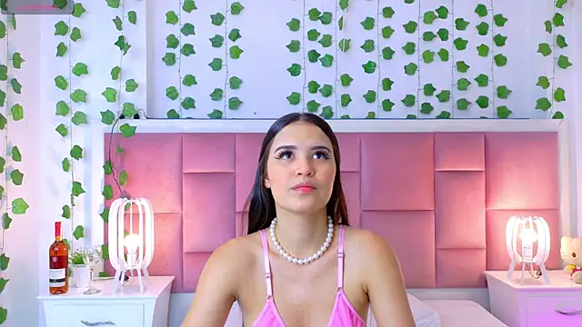 Snapshot of kaily_sweet1 chatting on 07/17/26, 11:28 kaily sweet1 online show from 07/17/26, 11:28