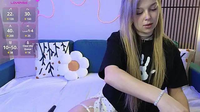 Snapshot of Mel_Nelson chatting on 03/22/25, 04:24 Mel Nelson online show from 03/22/25, 04:24