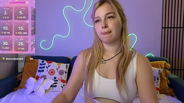 Snapshot of Mel_Nelson chatting on 10/12/25, 03:27 Mel Nelson online show from 10/12/25, 03:27