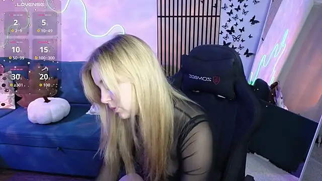 Snapshot of Mel_Nelson chatting on 11/07/25, 02:44 Mel Nelson online show from 11/07/25, 02:44