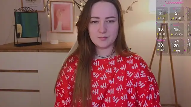 Snapshot of Emma_B1uem chatting on 12/17/24, 10:11 Emma B1uem online show from 12/17/24, 10:11