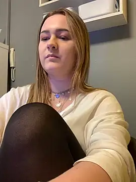 Snapshot of Emma_B1uem chatting on 01/11/25, 12:40 Emma B1uem online show from 01/11/25, 12:40