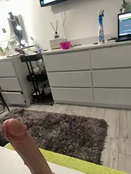 krysstal003 online show from 12/21/24, 10:30