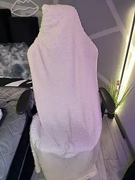 krysstal003 online show from 01/26/25, 07:09