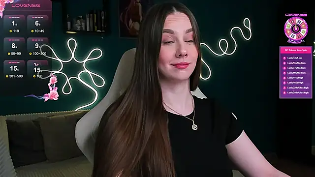 Snapshot of katie_taylorr chatting on 11/02/25, 10:12 katie taylorr online show from 11/02/25, 10:12