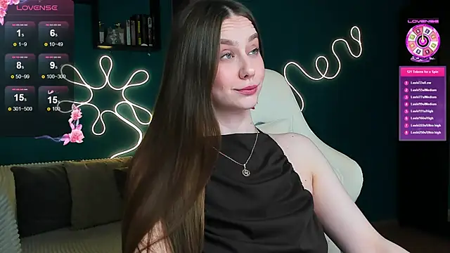 Snapshot of katie_taylorr chatting on 11/07/25, 11:27 katie taylorr online show from 11/07/25, 11:27