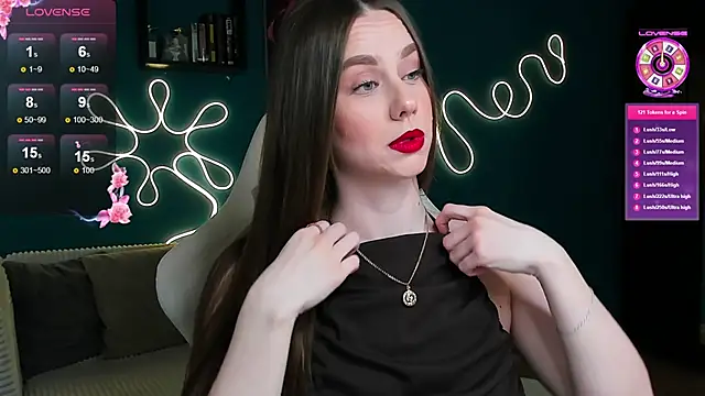 Snapshot of katie_taylorr chatting on 11/13/25, 01:26 katie taylorr online show from 11/13/25, 01:26