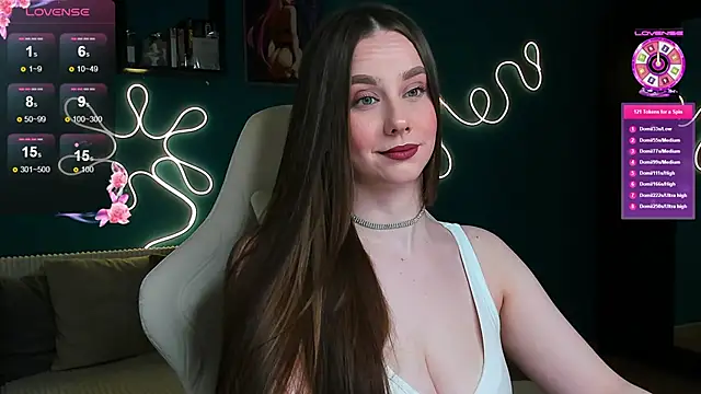 Snapshot of katie_taylorr chatting on 11/18/25, 10:36 katie taylorr online show from 11/18/25, 10:36