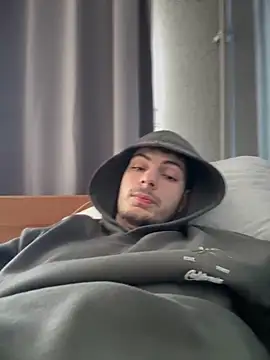 Snapshot of youssef00711 chatting on 02/27/25, 11:41 youssef00711 online show from 02/27/25, 11:41