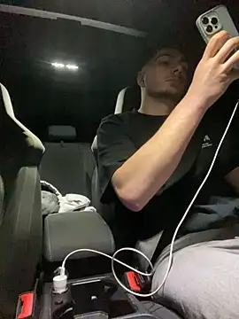 Snapshot of youssef00711 chatting on 03/05/25, 08:00 youssef00711 online show from 03/05/25, 08:00