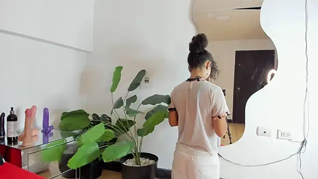 Milanxht online show from 02/28/25, 09:01