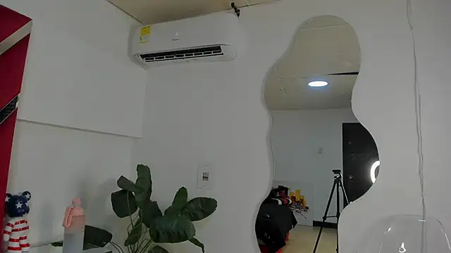 Milanxht online show from 11/18/25, 08:46